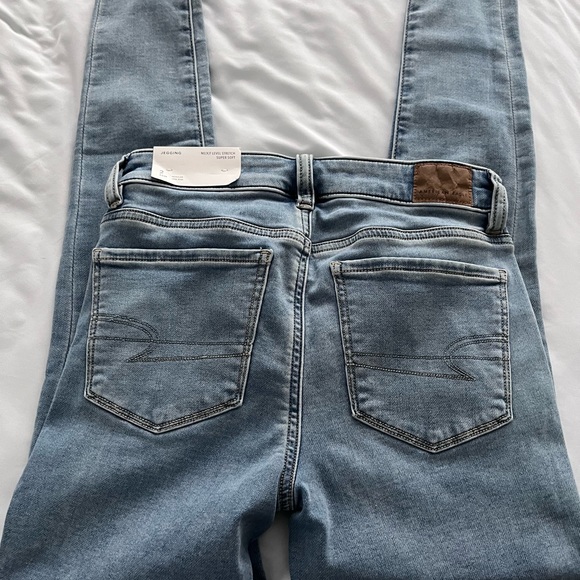 American Eagle distressed jeans - Picture 2 of 5